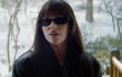 Anne Hathaway và Dakota Johnson vô cùng quỷ dị trong phim mới "Verity: Bí mật bị chôn vùi"